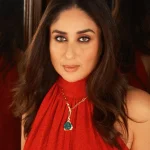 Kaun hai yeh, jisne dobara mudke mujhe nahi dekha Who is he @kareenakapoorkhan 💁 Kaun hai yeh, jisne dobara mudke mujhe nahi dekha Who is he @kareenakapoorkhan 💁