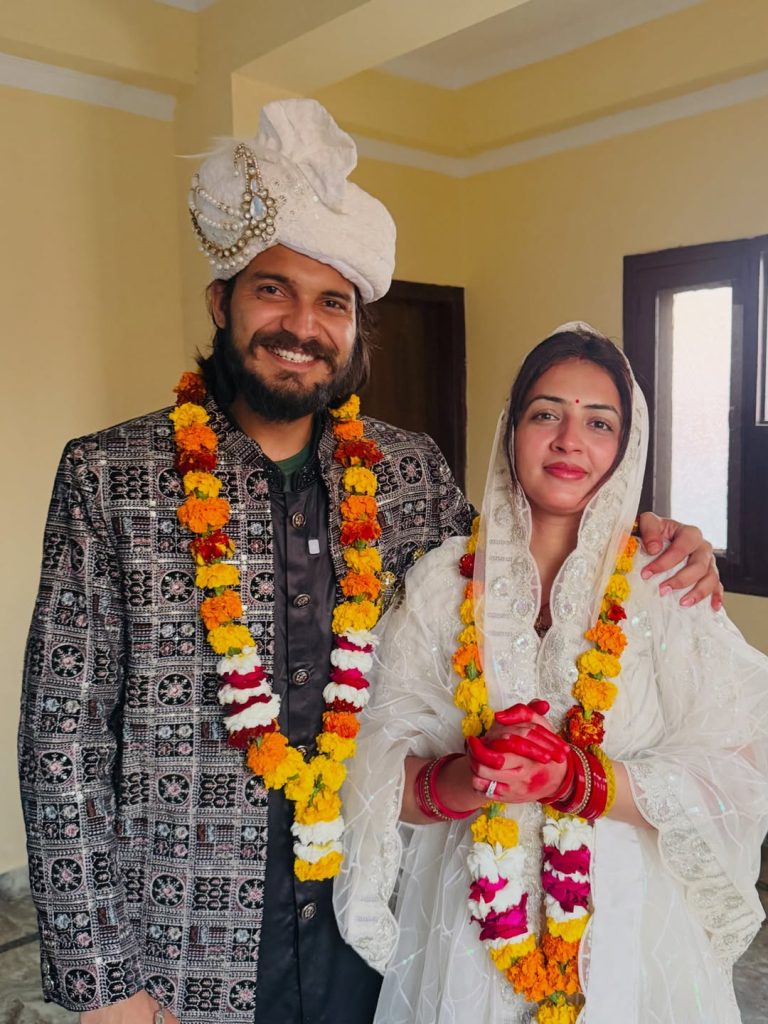 With My 💕❤️....#explorepage #chandrikadixit #viral #couple With My 💕❤️....#explorepage #chandrikadixit #viral #couple