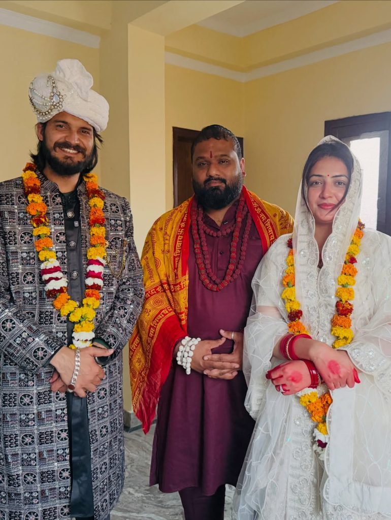 With My 💕❤️....#explorepage #chandrikadixit #viral #couple(3) With My 💕❤️....#explorepage #chandrikadixit #viral #couple(3)